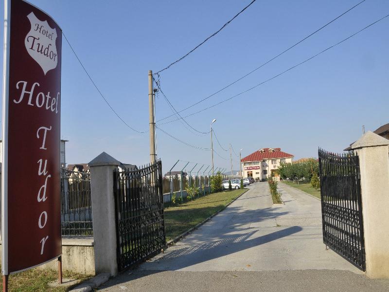 Hotel Tudor Ploiesti Luaran gambar