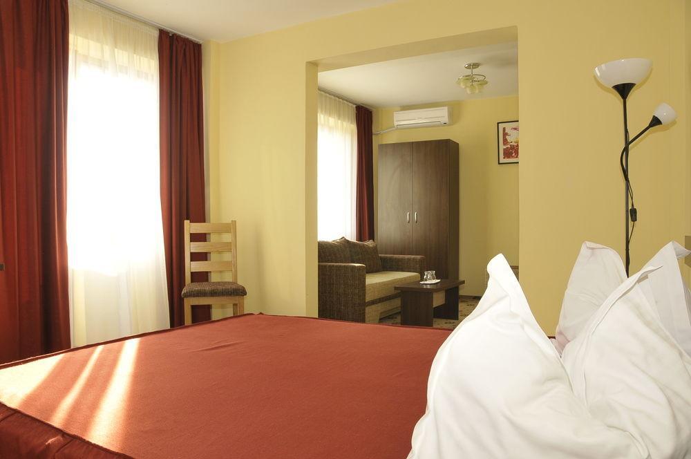 Hotel Tudor Ploiesti Luaran gambar