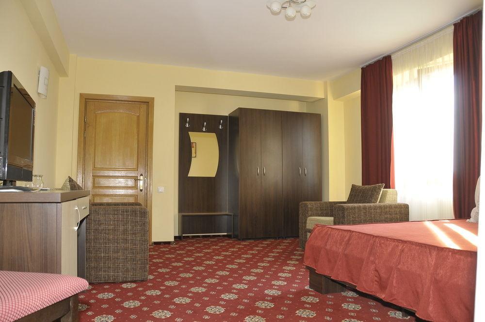 Hotel Tudor Ploiesti Luaran gambar