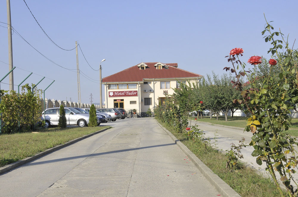 Hotel Tudor Ploiesti Luaran gambar