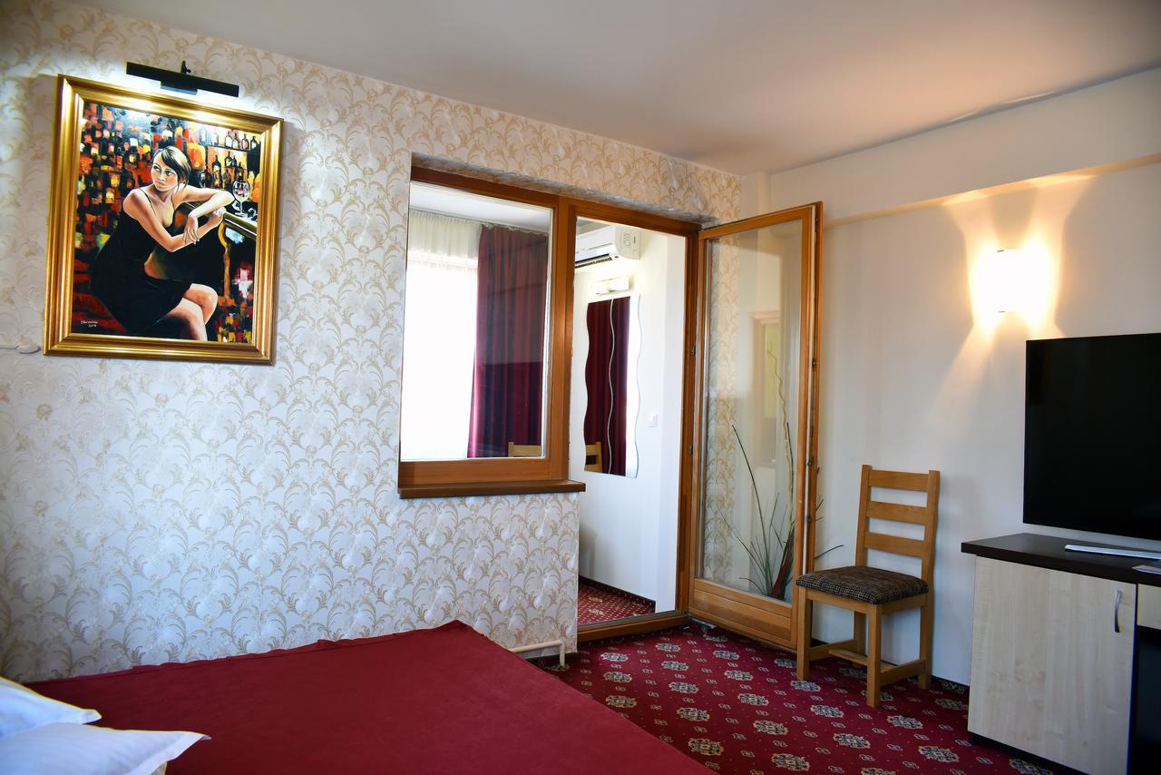 Hotel Tudor Ploiesti Luaran gambar